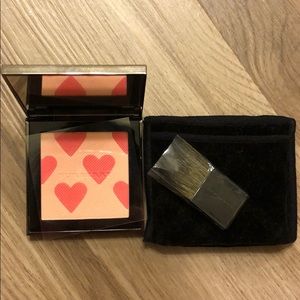 Burberry heart blush palette